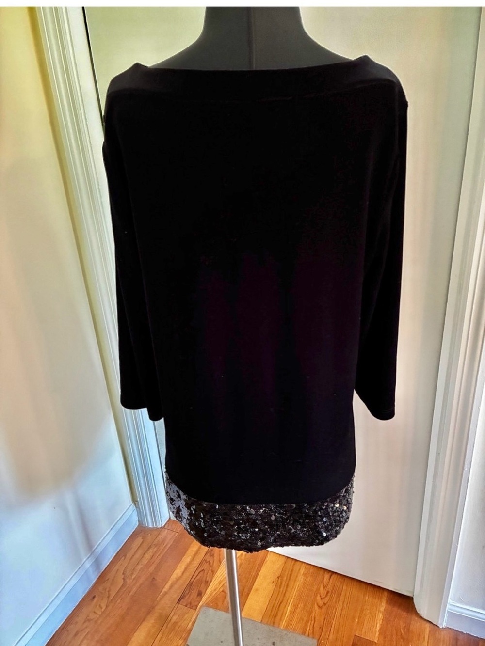 Elegant Chico’s velvet black tunic with sequins size 1